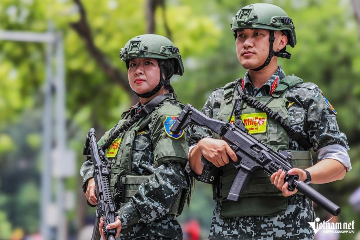 Các nội dung trình diễn nghiệp vụ với tính chuyên nghiệp cao và phương tiện hiện đại bậc nhất được sử dụng trong những nhiệm vụ đặc biệt của lực lượng Công an nhân dân Việt Nam sẽ mang đến trải nghiệm chân thực nhất, giúp nhân dân hiểu sâu hơn, rõ hơn về công việc, thử thách và trách nhiệm cao cả, nặng nề của lực lượng Công an nhân dân Việt Nam trong mọi thời điểm, trong các thời kỳ.