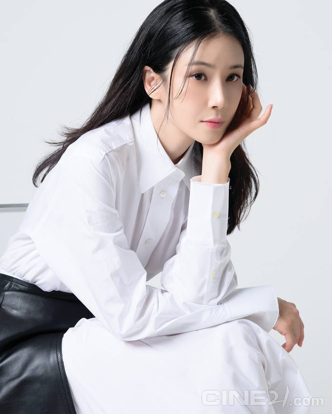 Nhan sắc của Lee Bo Young ở tuổi U50