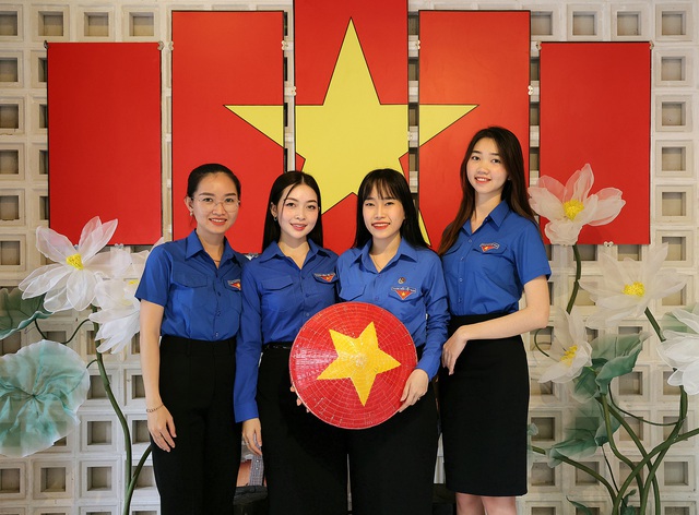Giới trẻ Cần Thơ rạng rỡ dưới cờ đỏ sao vàng mừng Tết Độc lập - Ảnh 8.