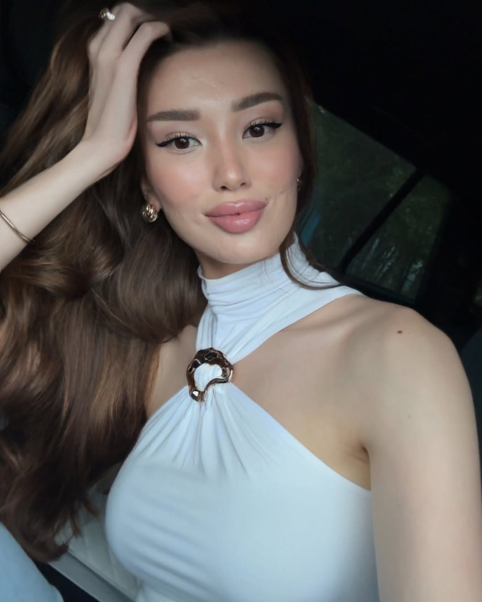 Phong cách thời trang của Sabina thiên về sự thanh lịch, tối giản. (Ảnh IGNV)