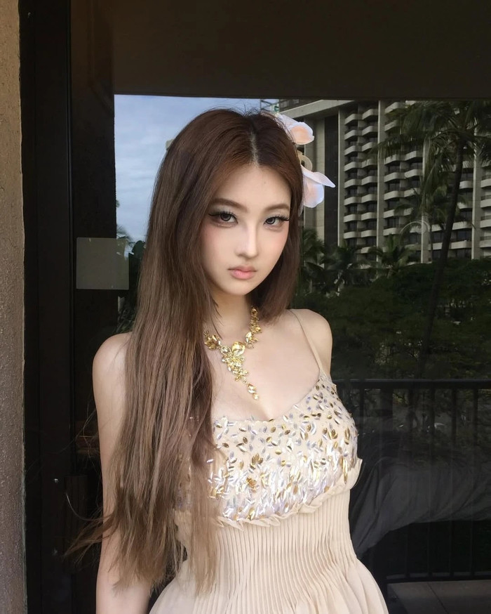 Hình ảnh đời thường gây ngỡ ngàng vì quá xinh đẹp của nữ vận động viên bóng chuyền sinh năm 2007. (Ảnh IGNV)