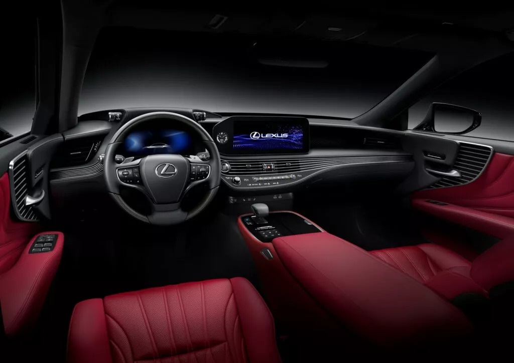 Lexus LS khai tu anh 2
