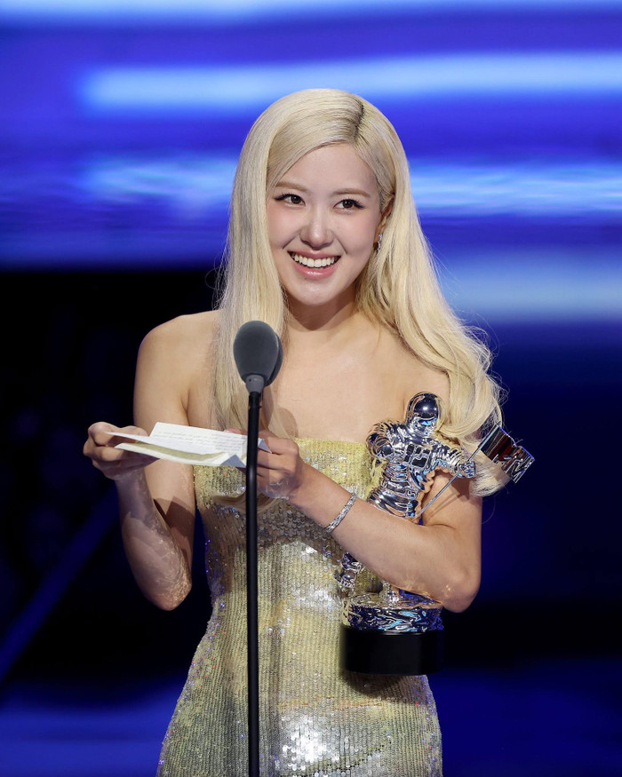 Chiến thắng của Rosé là minh chứng cho sự phát triển của K-Pop.