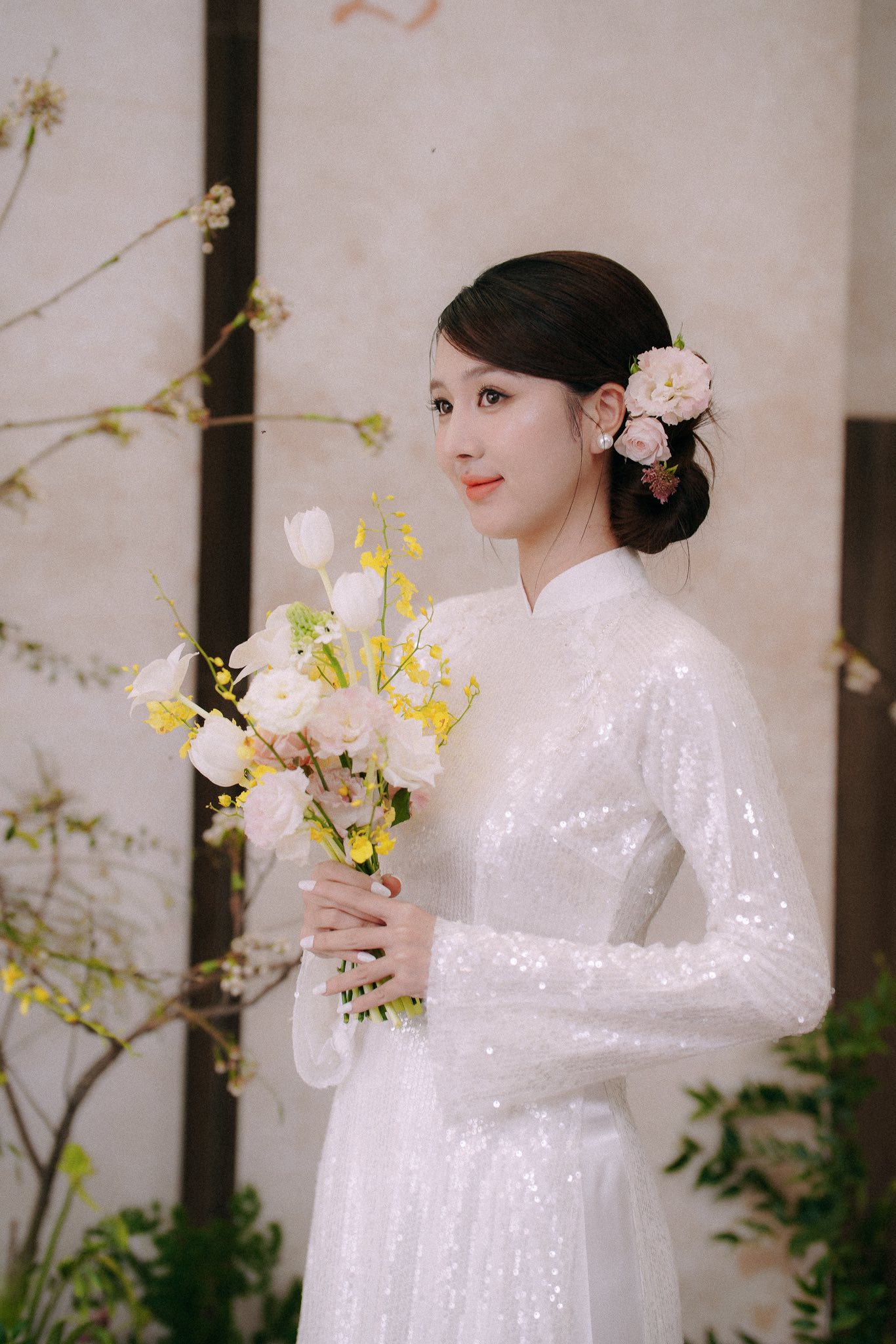 Tuệ Như rạng rỡ trong ngày trọng đại