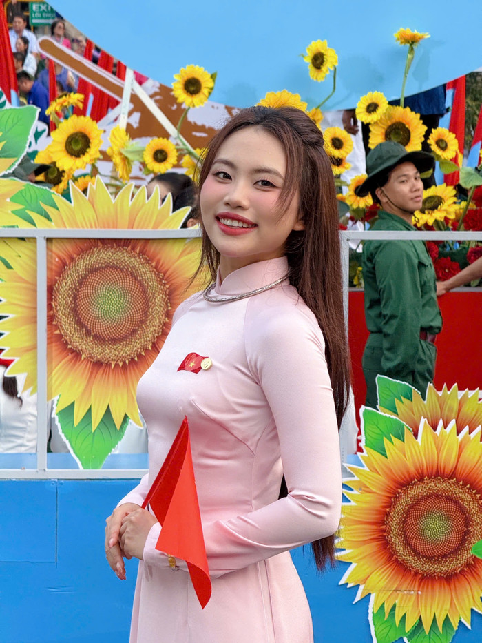 Phương Mỹ Chi tại Quảng trường Ba Đình