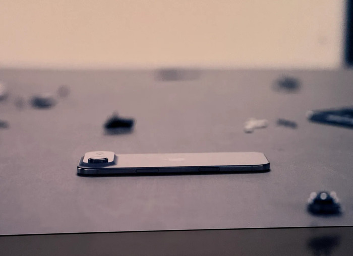 iPhone Air là mẫu iPhone mỏng nhất từ trước đến nay của Apple – đồng thời cũng là mẫu “bền nhất”. Nguồn: Sean Keach / Apple