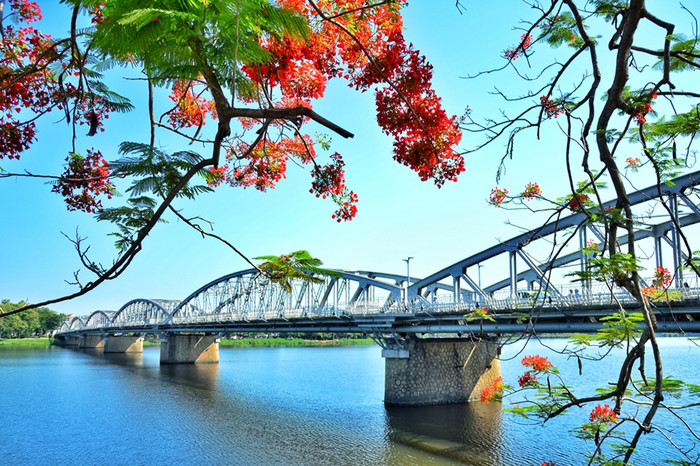 Những địa điểm thơ mộng không thể bỏ qua khi đến Huế Ảnh 5