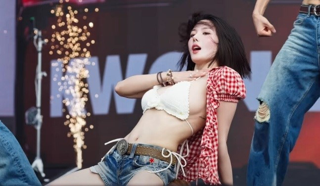 Kwon Eun Bi tại Waterbomb Seoul 2025. (Ảnh: FBNV)