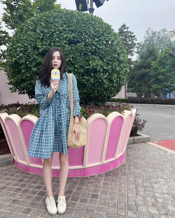 Phong cách thời trang đời thường của mỹ nhân đình đám showbiz. (Ảnh IGNV)