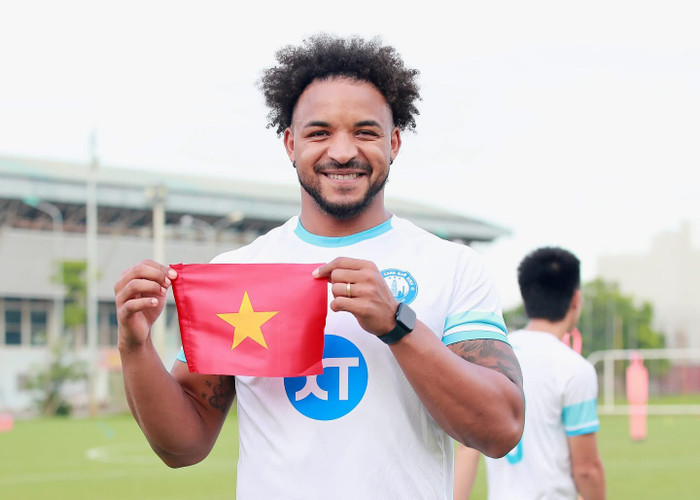 Nguyễn Xuân Son trở lại tập luyện