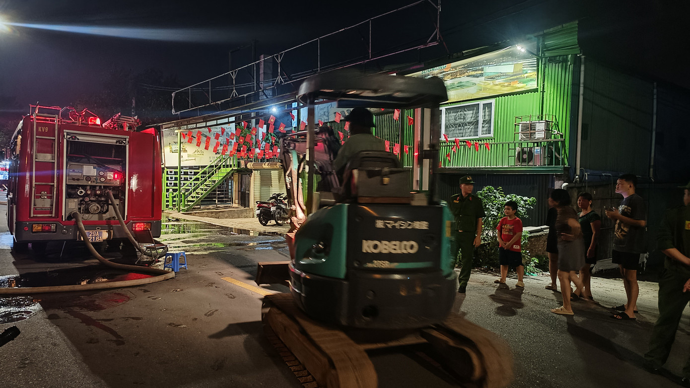 Hiện trường vụ cháy nhà xưởng Vĩnh Hưng