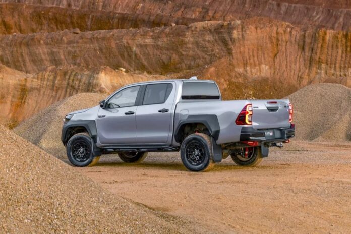 Lộ Diện Toyota Hilux 2025: Điều Gì Đang Chờ Đợi Chúng Ta?