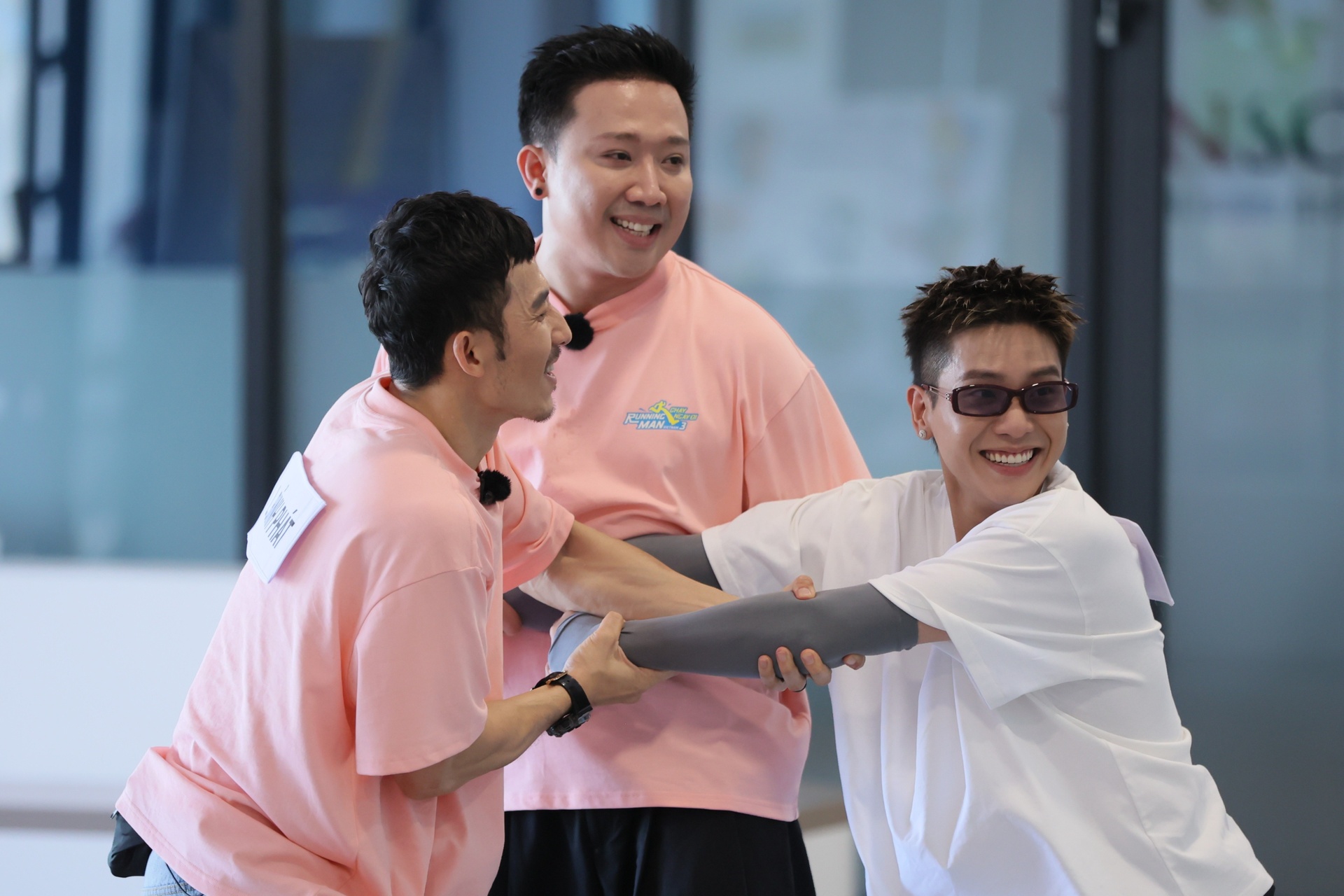 Sao Việt trong cuộc chiến game show