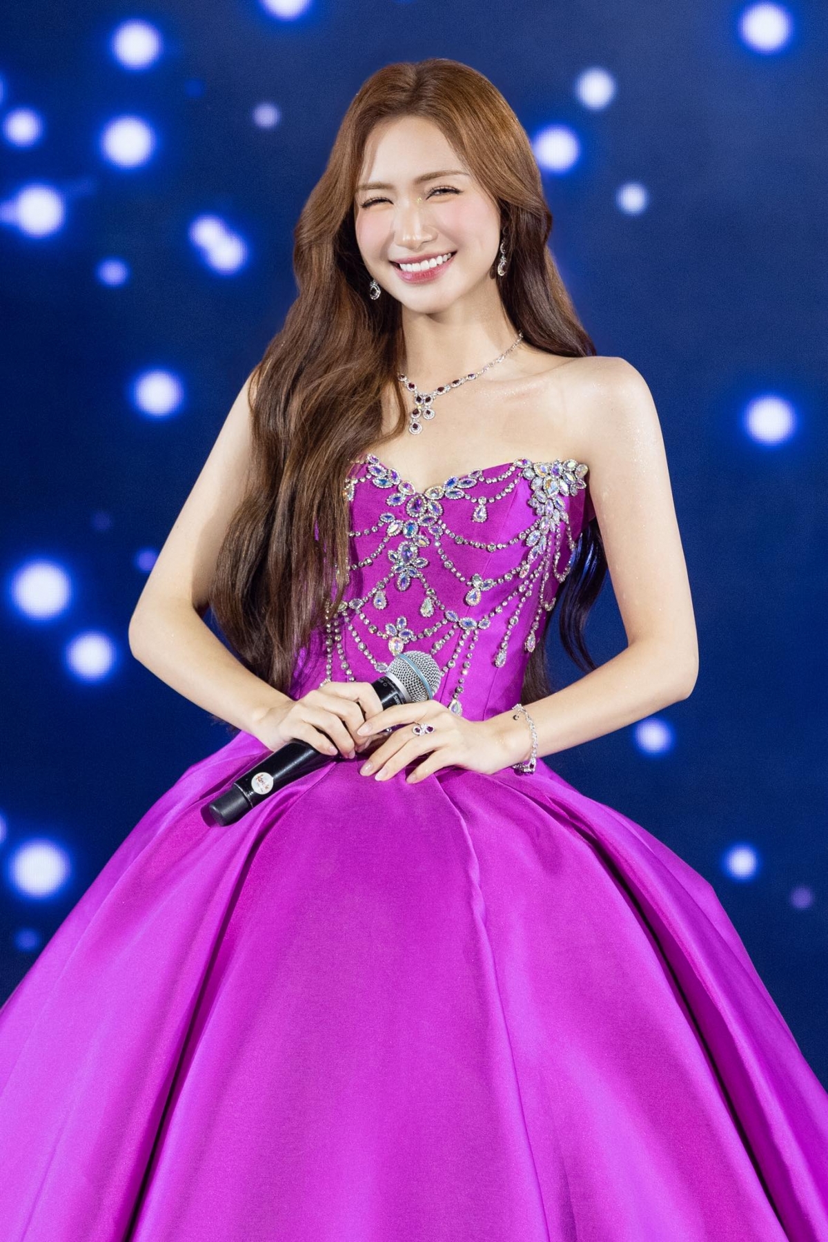 hoa minzy, Duc phuc ung ho 100 trieu giup nguoi dan thai nguyen giua lu lich su hinh anh 1