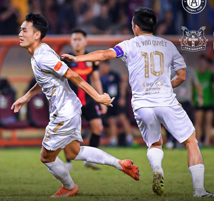 [Review] Ninh Bình FC hạ gục Hà Nội FC: Ngôi đầu V-League gọi tên!