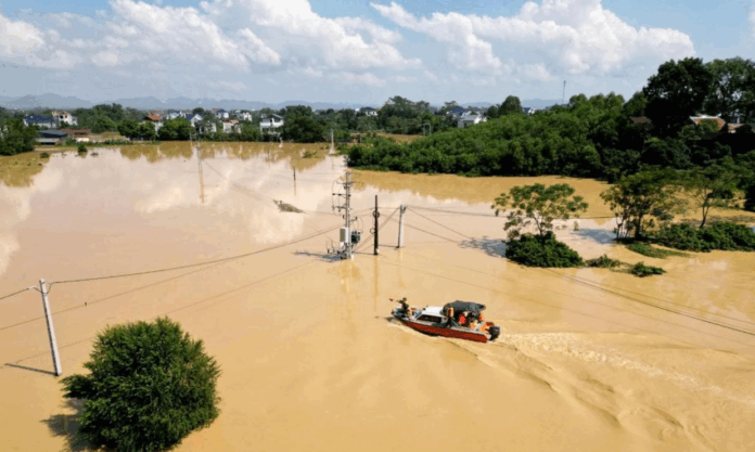 Ứng phó lũ lụt khẩn cấp: Tăng cường kiểm tra đê điều sông Cầu, Thương, Cà Lồ