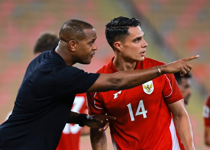 Patrick Kluivert và Bài Học Đắng Cay Ở Indonesia: Khi Danh Tiếng Không Đủ Để Chiến Thắng