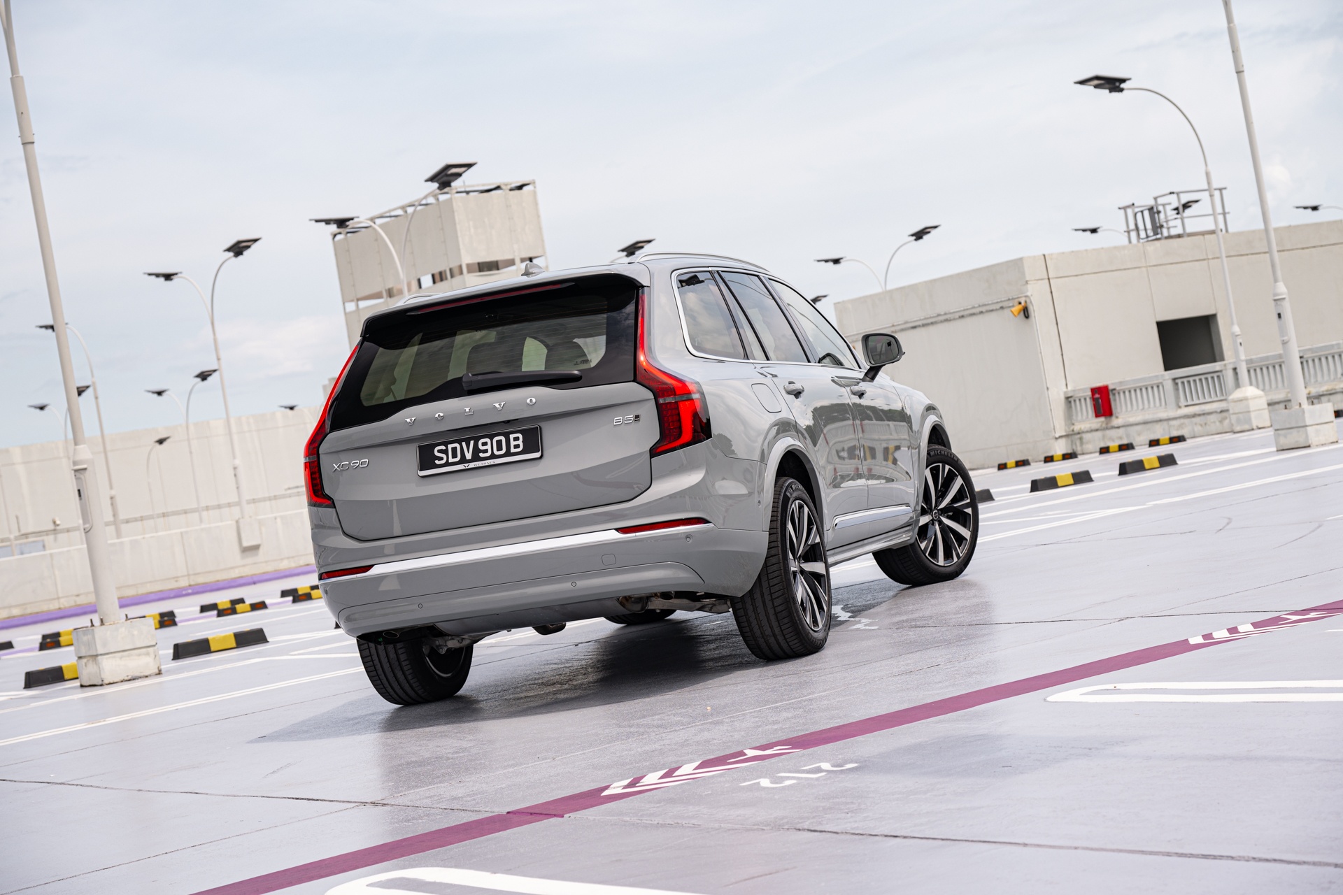volvo xc90 lưới tản nhiệt búa thor