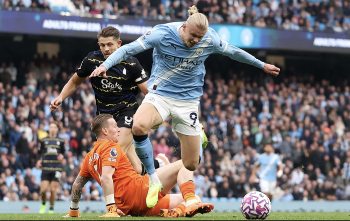 Haaland lập cú đúp, Man City nhẹ nhàng lên đầu bảng Premier League - Ảnh 4.