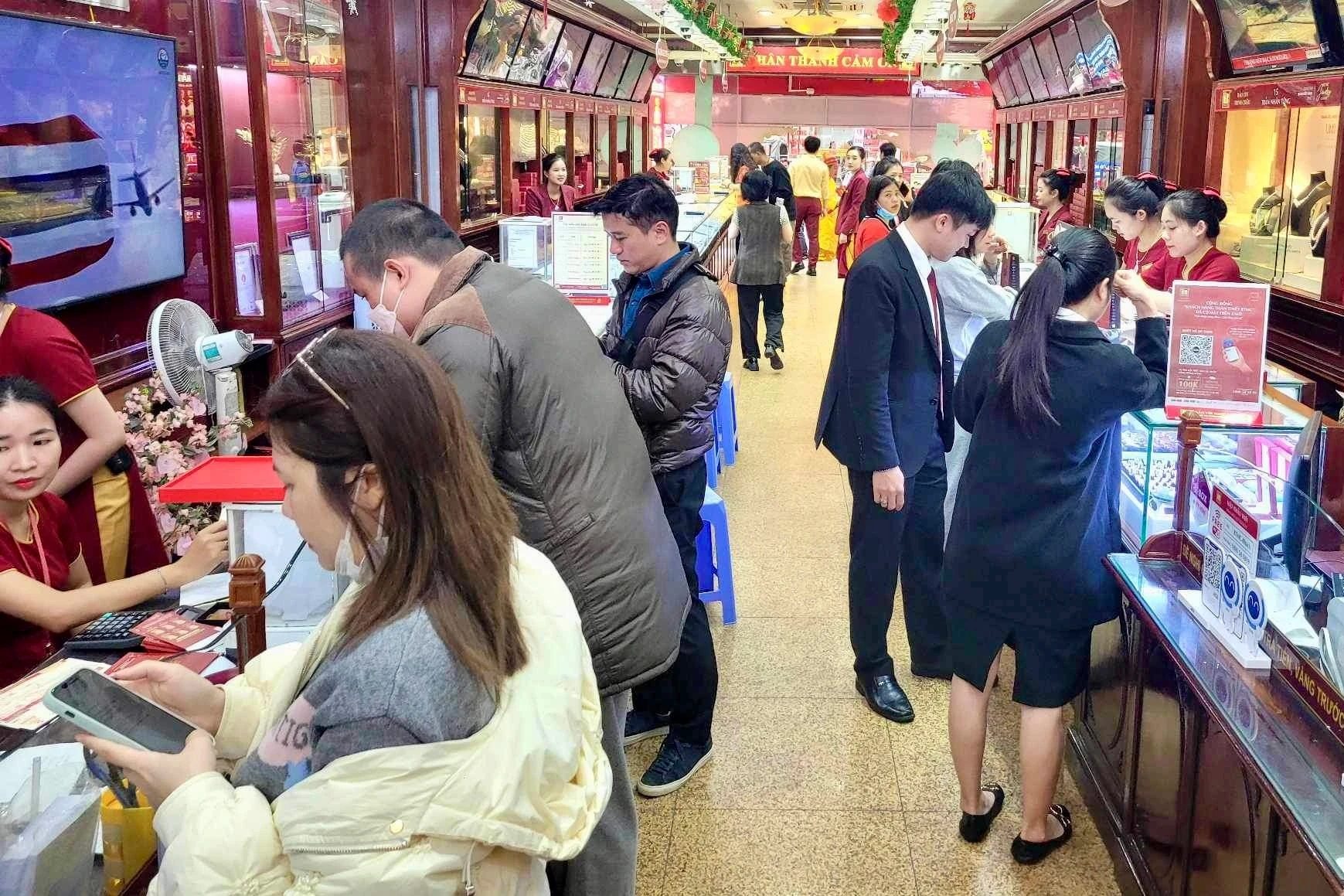 Giá vàng hôm nay 14/10: Bảng giá vàng ACB SJC PNJ, vàng nhẫn, vàng thế giới