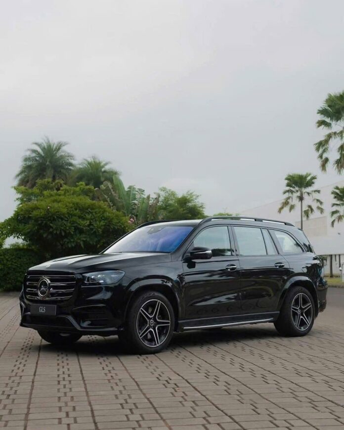 Mercedes-Benz GLS 450 Edition 30: 