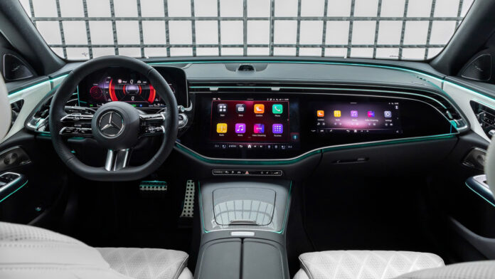 Mercedes-Benz E-Class W214: Hé Lộ Thế Hệ Mới Tại Việt Nam