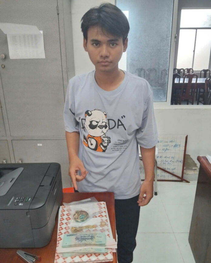 Cháu Nội Rủ Bạn Trộm 300 Triệu Đồng Của Bà: Đạo Đức Đi Về Đâu?