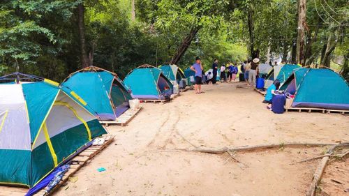 Cắm trại tại thác Bà