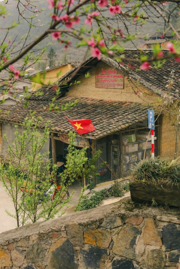 Lô Lô Chải Hà Giang: Thực Hư Chuyện 