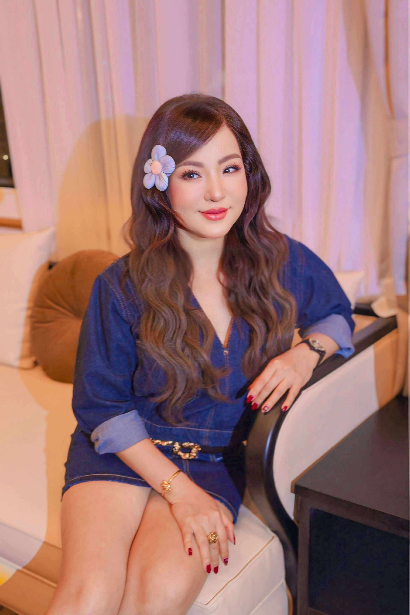 Thúy Nga xinh đẹp ở tuổi 49