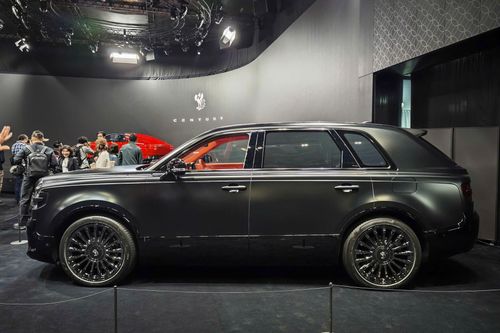 Nội thất Toyota Century SUV Tailor Made