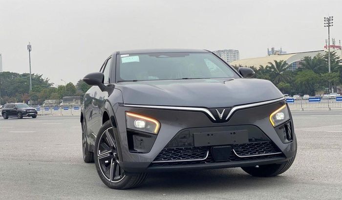 Sự vươn lên của VF 7 đang khiến cho cuộc cạnh tranh ở phân khúc SUV cỡ C trở nên nóng hơn.