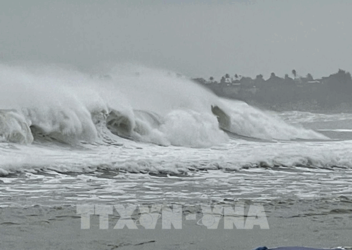 Tháng 11: Cảnh giác bão lũ 