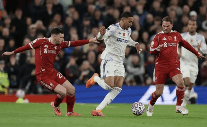 Liverpool tìm lại ánh hào quang, Salah chạm cột mốc lịch sử