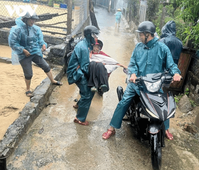 Cơ Sở Y Tế Trực Cấp Cứu 24/7: Sẵn Sàng Ứng Phó Bão Lũ!