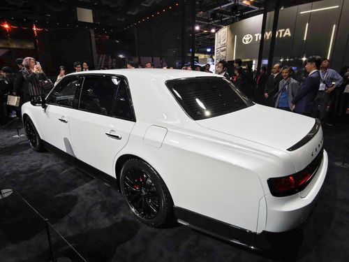 Nội thất Toyota Century GRMN