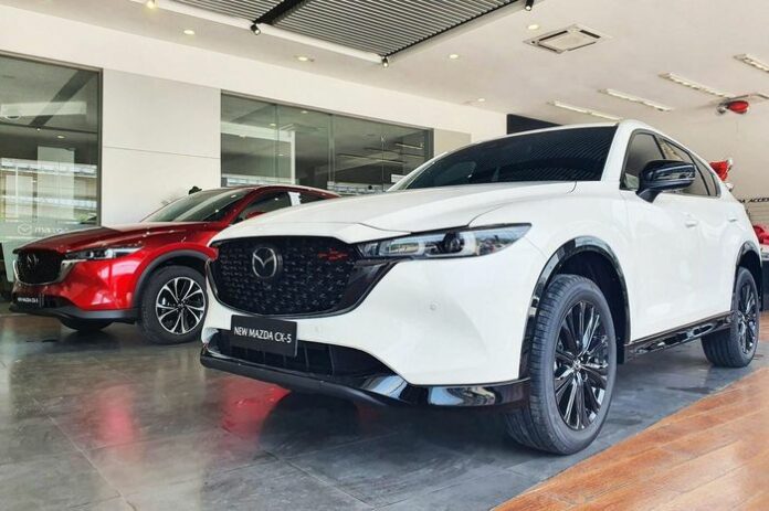 SUV cỡ C Việt Nam 2025: Mazda CX-5 giữ vững, VinFast VF 7 bứt phá?
