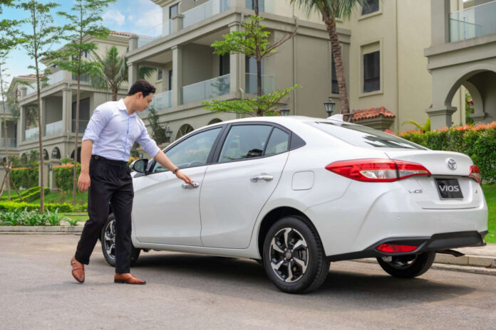 Hyundai Accent và Toyota Vios: Lựa chọn xe nào cho gia đình nhỏ?