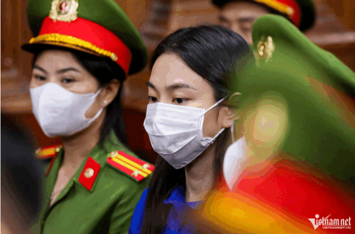 Hoa hậu Thùy Tiên: Những Phát Ngôn Đầu Tiên Tại Phiên Tòa Xét XửHoa hậu Thùy Tiên: Những Phát Ngôn Đầu Tiên Tại Phiên Tòa Xét Xử