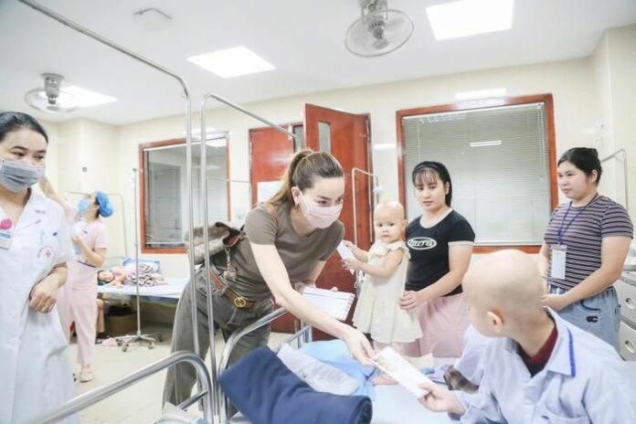 Hồ Ngọc Hà: Sinh nhật ý nghĩa cùng hành động đẹp vì miền Trung