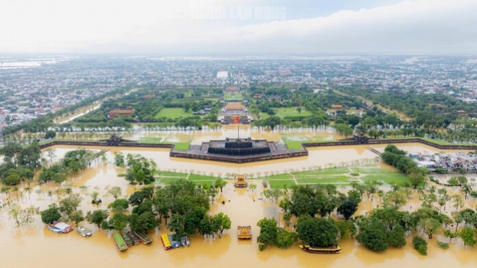 Cảnh báo thời tiết: Miền Bắc rét đậm, miền Trung mưa lớn kéo dài!