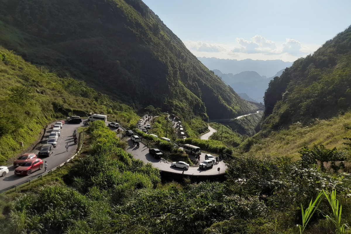 Lo Lo Chai,  om phong,  Ha Giang,  moi gioi anh 14