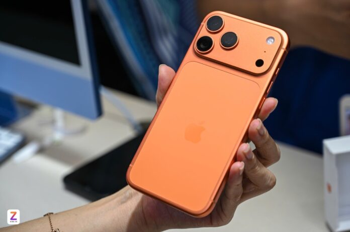 iPhone 17 Pro: Samsung 