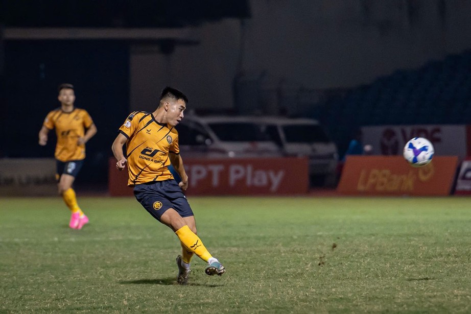 V-League: Đinh Viết Tú lập siêu phẩm giúp Thể Công Viettel vượt qua Thanh Hóa- Ảnh 2.