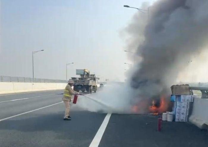 Xe ô tô bốc cháy trên cao tốc: Nguyên nhân và cách phòng tránh?