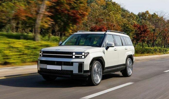 Hyundai Santa Fe Giảm Giá Sốc: Cơ Hội Vàng Cuối Năm?