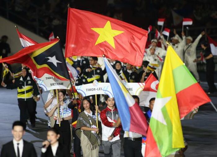 Cũng giống như lễ khai mạc trước đó, một trong những phần quan trọng trong lễ bế mạc là màn diễu hành của các đoàn thể thao tham dự.