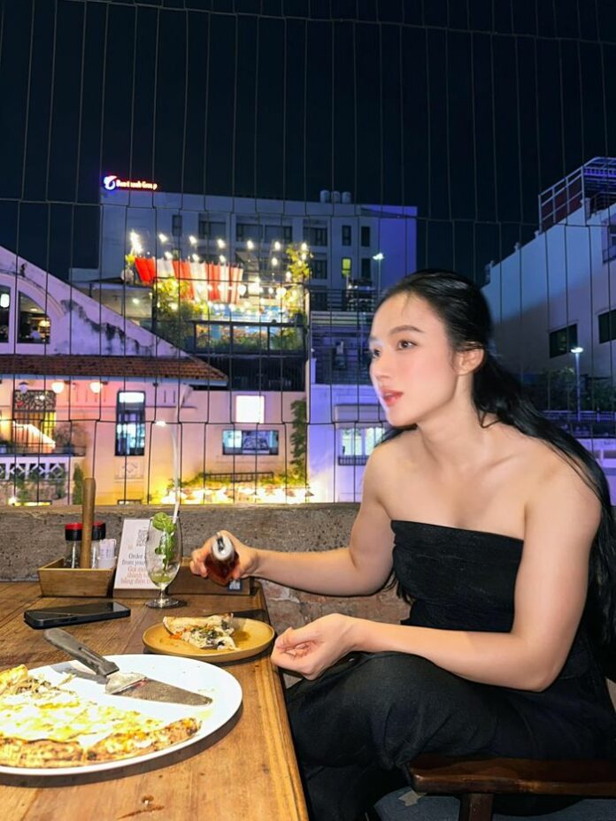 Vẻ Đẹp Khỏe Khoắn Lên Ngôi: Câu Chuyện Angela Phương Trinh & Ánh Viên