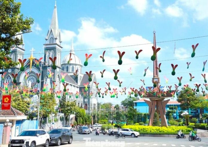 TPHCM Rực Rỡ Chào Đón Năm Mới 2026: Điểm Check-in Không Thể Bỏ Lỡ