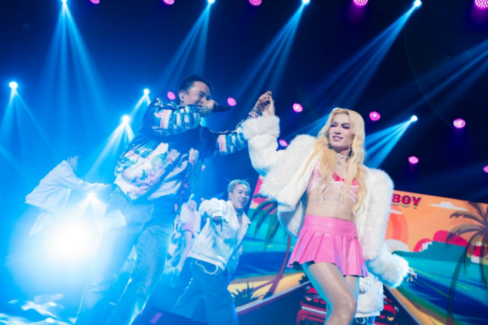 Binz “quên sạch lời” ngay trên sân khấu vì một “mỹ nhân” không ai ngờ tới tại fancon Nhà Trẻ